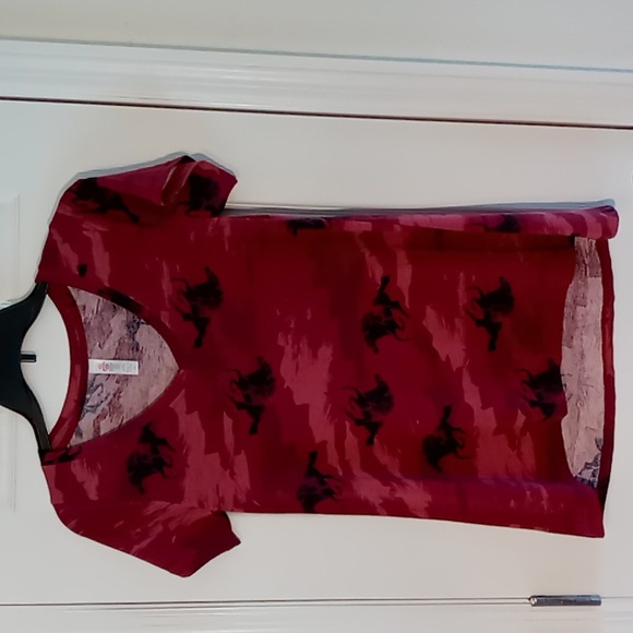 LuLaRoe Women's Short Sleeve V-Neck T-Shirt Size XS NWOT Race Horses Wine/Black/ - Picture 1 of 11